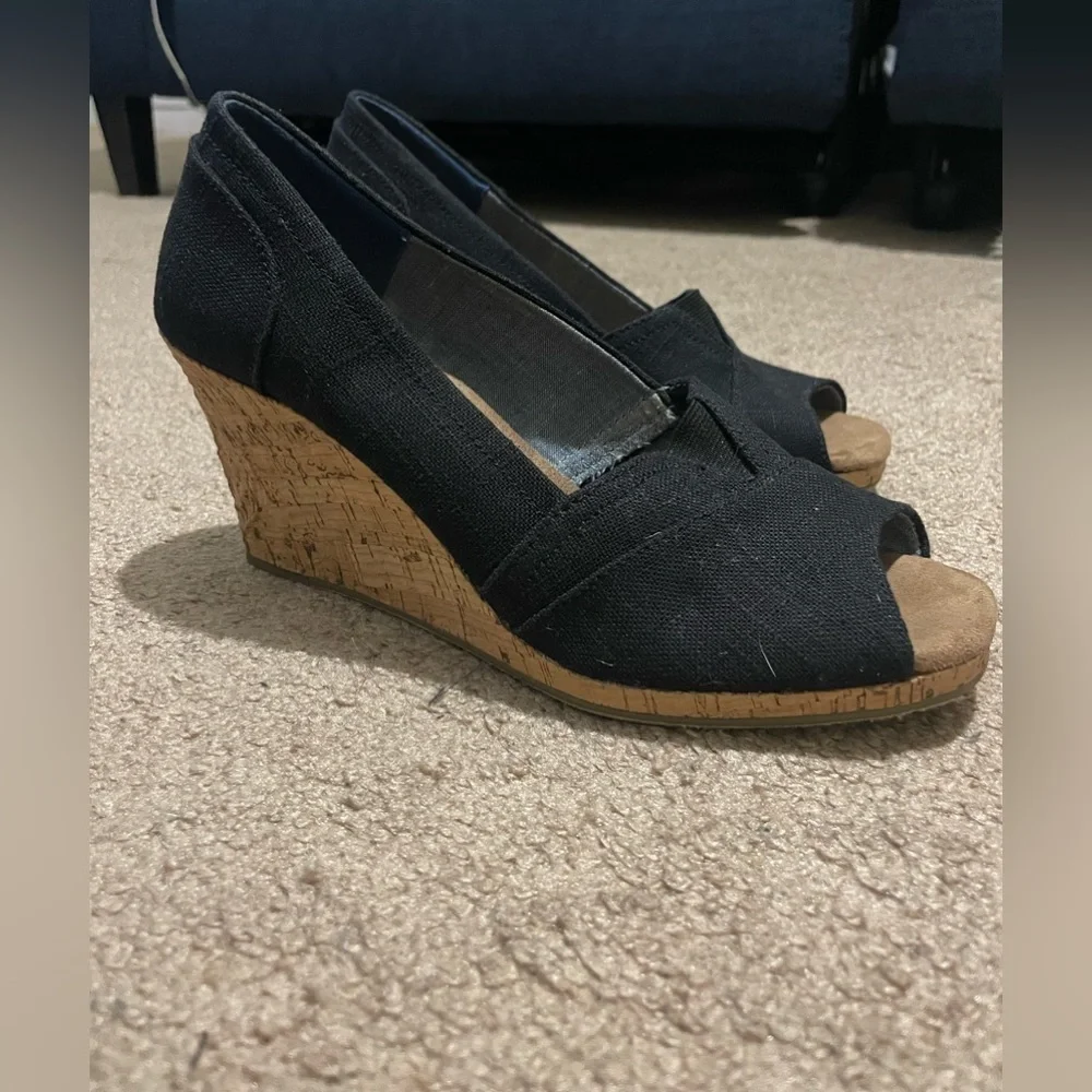 TOM’S‎ black peep toe wedges size 9W